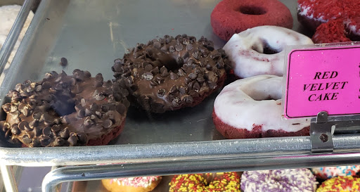 Donut shop Oakland