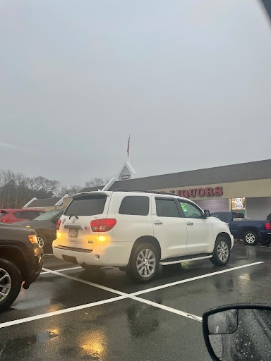 Liquor Store «Curtis Liquors - Weymouth», reviews and photos, 486 Columbian St, Weymouth, MA 02190, USA