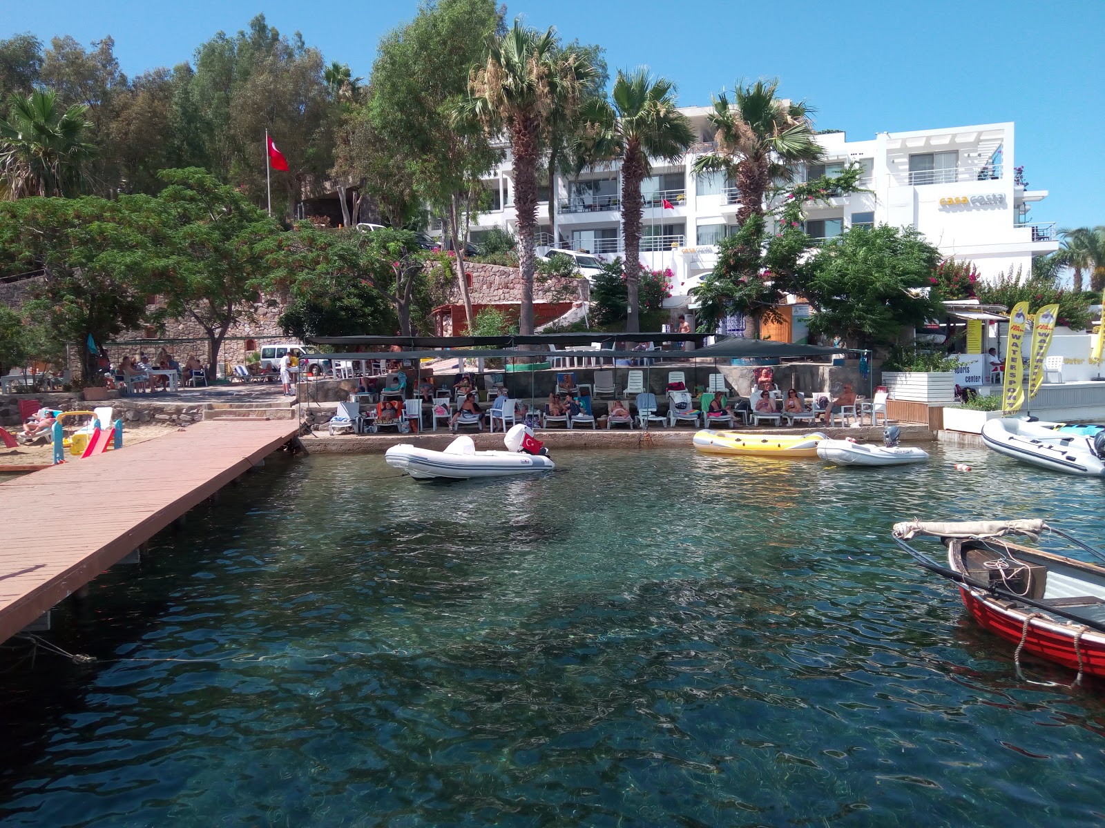 Foto von Tankay Beach und die siedlung
