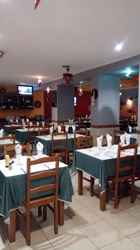 Atmosphère du Restaurant portugais Chez Max à Sainte-Geneviève-des-Bois - n°9