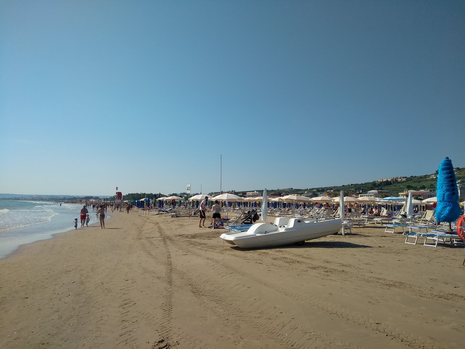 Fotografie cu Spiaggia di Vasto Marina și așezarea