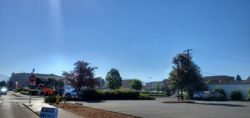 Grocery Store «Safeway», reviews and photos, 1815 4th St, Tillamook, OR 97141, USA