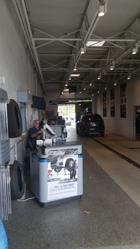 Chevrolet Dealer «Castle Chevy North», reviews and photos, 175 N Arlington Heights Rd, Elk Grove Village, IL 60007, USA