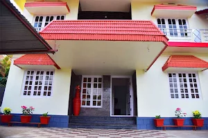 GOLDEN NEST HOME STAY image