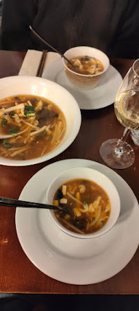Soupe aigre-piquante du Restaurant chinois L'abri du dragon à Lyon - n°2