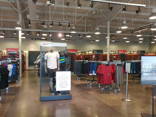 Clothing Store «Nike Factory Store», reviews and photos, 243 Tanger Dr Suite 243, Williamsburg, IA 52361, USA