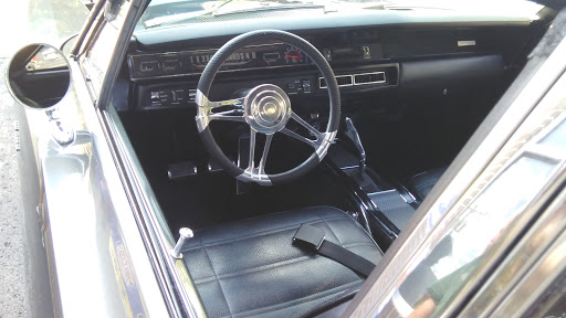 Auto Body Shop «Floyds Knobs Body Repair Inc», reviews and photos, 1808 Beechwood Ave, New Albany, IN 47150, USA