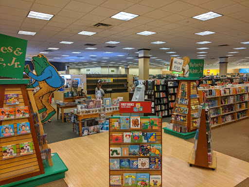 Book Store «Barnes & Noble», reviews and photos, 3055 S Glenstone Ave, Springfield, MO 65804, USA