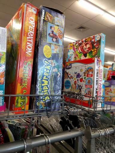 Thrift Store «Thunderbird & Dysart Goodwill Retail Store & Donation Center», reviews and photos, 13055 W Thunderbird Rd, El Mirage, AZ 85335, USA