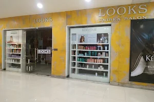 Looks Salon, Logix Mall, Noida image