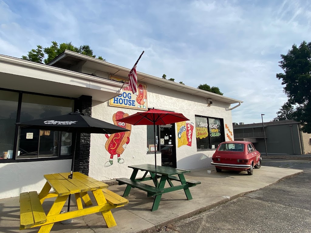 Frankie’s Dog House 28901