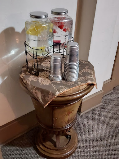 Thrift Store «William Temple House Thrift Store», reviews and photos, 2230 NW Glisan St, Portland, OR 97210, USA