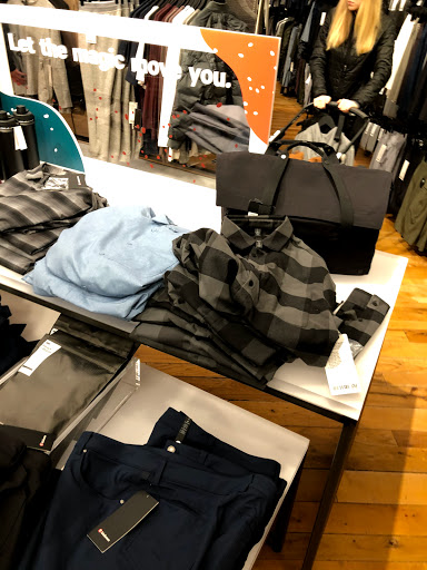 Sportswear Store «lululemon», reviews and photos, 1304 Burlingame Ave, Burlingame, CA 94010, USA