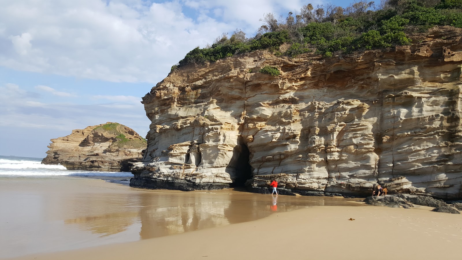 Ghosties Beach photo #8