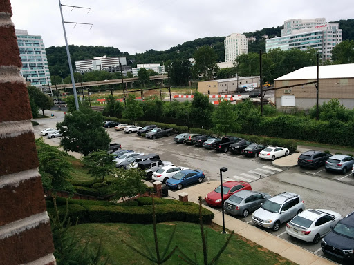 Shopping Mall «Whitemarsh Shopping Center», reviews and photos, Butler Pike, Conshohocken, PA 19428, USA