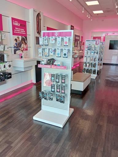 Cell Phone Store «T-Mobile», reviews and photos, 135 Ranch Dr, Milpitas, CA 95035, USA
