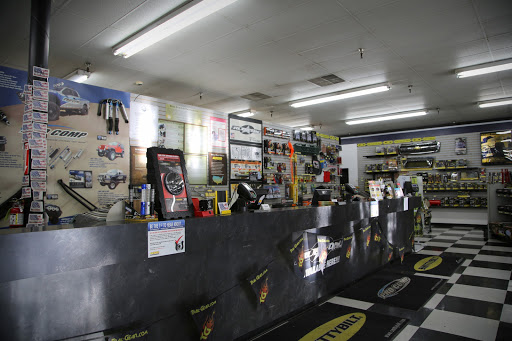 Truck Accessories Store «4 Wheel Parts - Fresno», reviews and photos, 4326 N Blackstone Ave, Fresno, CA 93726, USA