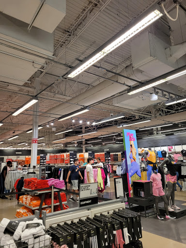 Clothing Store «Nike Factory Store», reviews and photos, 167 Opry Mills Dr, Nashville, TN 37214, USA