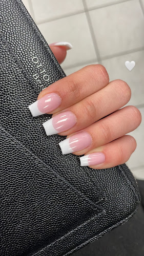 Lena Nails