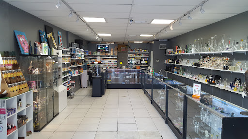 Tobacco Shop «Midtown Smoke Shop», reviews and photos, 3503 NE 2nd Ave, Miami, FL 33137, USA