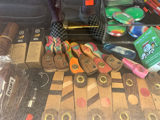 Tobacco Shop «Smoke Hut Smoke Shop», reviews and photos, 11902 Blue Ridge Boulevard g, Grandview, MO 64030, USA