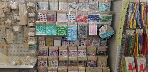 Dollar Store «Dollar Tree», reviews and photos, 1079 Pearl Rd, Brunswick, OH 44212, USA