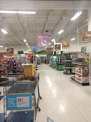 Pet Supply Store «Petco Animal Supplies», reviews and photos, 2277 Ford Pkwy, St Paul, MN 55116, USA