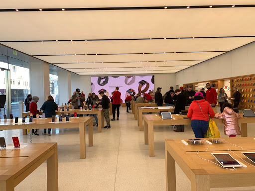 Computer Store «Apple Country Club Plaza», reviews and photos, 227 Nichols Rd, Kansas City, MO 64112, USA