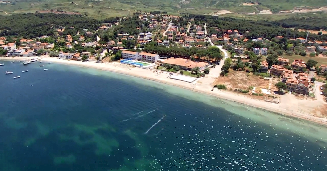Fotografie cu Etap Altinel Hotel beach cu o suprafață de apa pură turcoaz