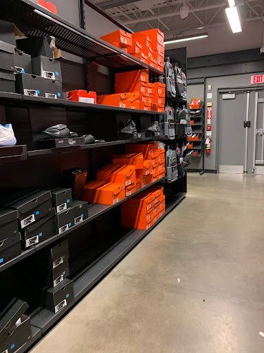 Sporting Goods Store «Nike Factory Store», reviews and photos, 1 Outlet Blvd #600, Wrentham, MA 02093, USA