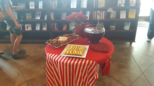 Book Store «FoxTale Book Shoppe», reviews and photos, 105 E Main St, Woodstock, GA 30188, USA