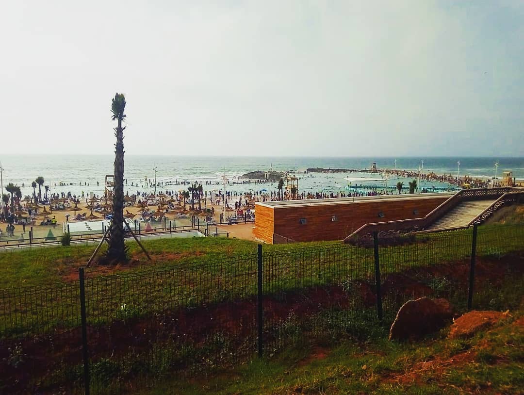 Foto von La Grande Piscine Municipale de Rabat und die siedlung