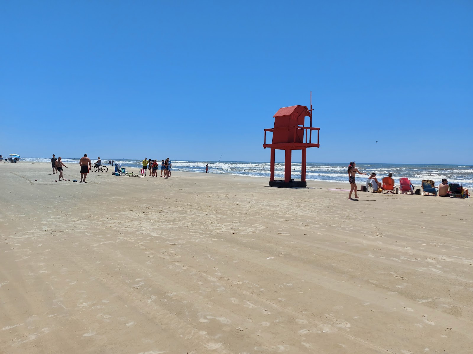 Foto van Cidreira Strand met helder fijn zand oppervlakte