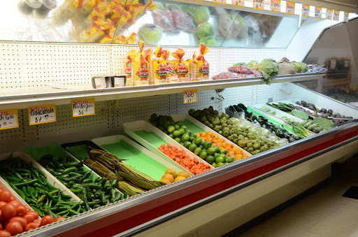 Grocery Store «La Misma Luna Supermarket», reviews and photos, 2901-2977 London Rd, Eau Claire, WI 54701, USA