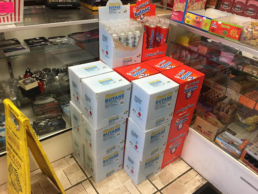 Tobacco Shop «Famous Smoke Shop», reviews and photos, 3022 Stockton Blvd # 6, Sacramento, CA 95820, USA