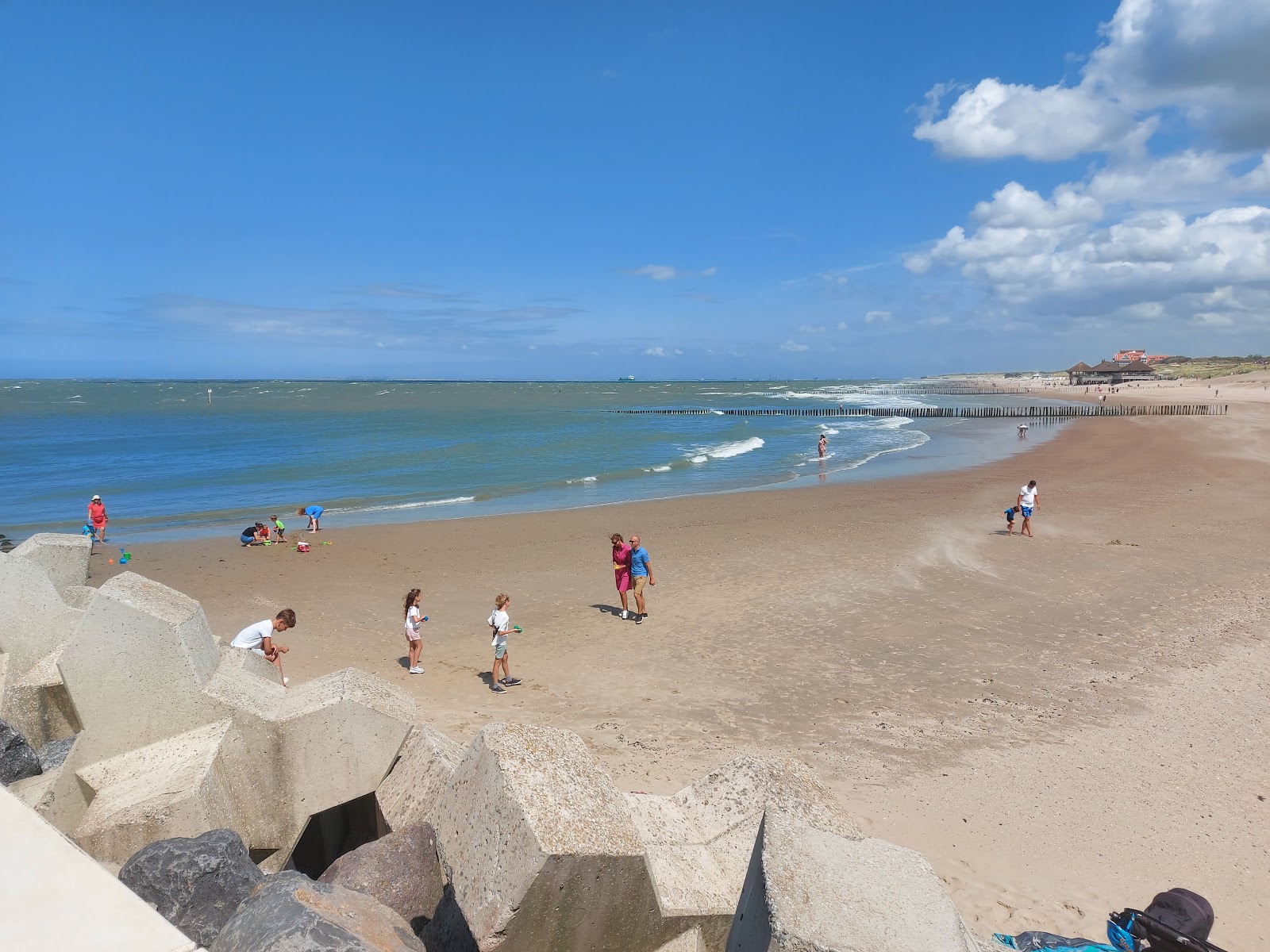 Zdjęcie Cadzand strand z powierzchnią jasny piasek