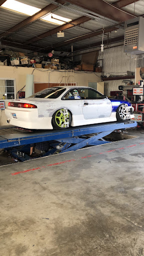 Auto Body Shop «T & P Auto Body & Used Cars», reviews and photos, 2360 W Main St, Grand Prairie, TX 75050, USA