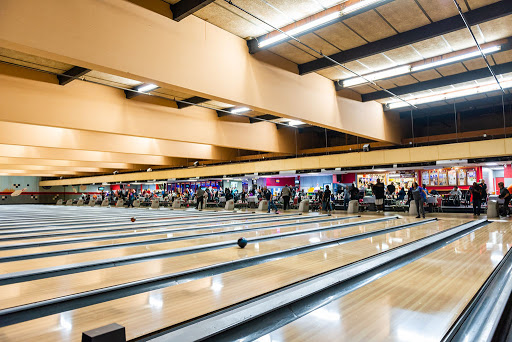Bowling Alley «Country Lanes», reviews and photos, 30250 W Nine Mile Rd, Farmington Hills, MI 48336, USA