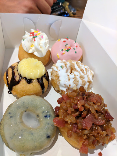 Donut Shop «Mini Doughnut Factory», reviews and photos, 2109 S Dale Mabry Hwy, Tampa, FL 33629, USA