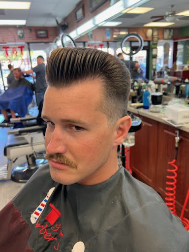 Barber Shop «T&T Barbershop», reviews and photos, 2215 S Federal Hwy, Fort Lauderdale, FL 33316, USA