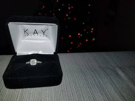 Jewelry Store «Kay Jewelers», reviews and photos, 232 Greece Ridge Center Dr, Rochester, NY 14626, USA