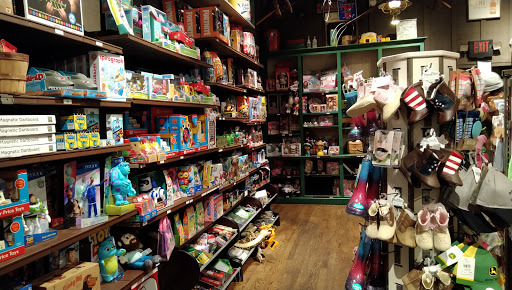 American Restaurant «Cracker Barrel Old Country Store», reviews and photos, 6055 Som Center Rd, Willoughby, OH 44094, USA