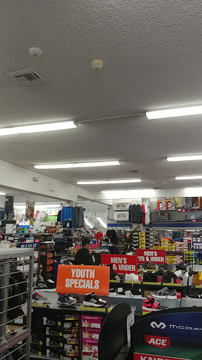 Sporting Goods Store «Big 5 Sporting Goods - Encino», reviews and photos, 17019 Ventura Blvd, Encino, CA 91316, USA