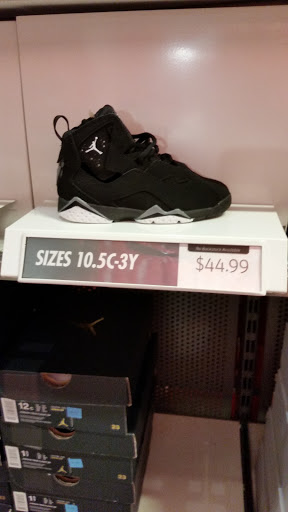 Clothing Store «Nike Factory Store», reviews and photos, 2210 Tanger Blvd #225, Gonzales, LA 70737, USA