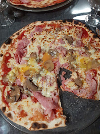 Plats et boissons du Pizzeria Le Caveau à Baume-les-Dames - n°6