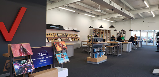 Cell Phone Store «Verizon Authorized Retailer, TCC», reviews and photos, 219 Clifty Dr, Madison, IN 47250, USA