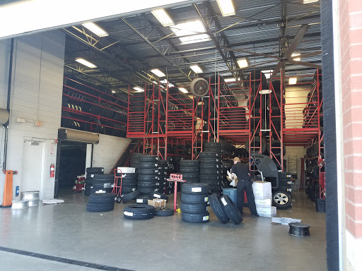 Tire Shop «Discount Tire Store - Rowlett, TX», reviews and photos, 5150 Lakeview Pkwy, Rowlett, TX 75088, USA