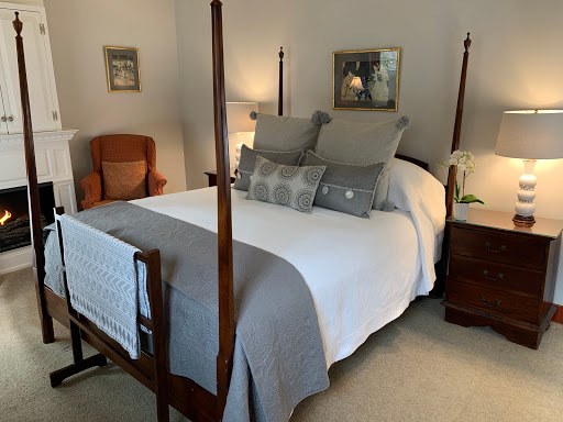 Bed & Breakfast «1795 Acorn Inn Bed and Breakfast», reviews and photos, 4508 NY-64, Canandaigua, NY 14424, USA