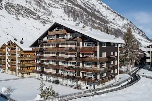 Ferienwohnungen JULEN Zermatt - Haus Granit image