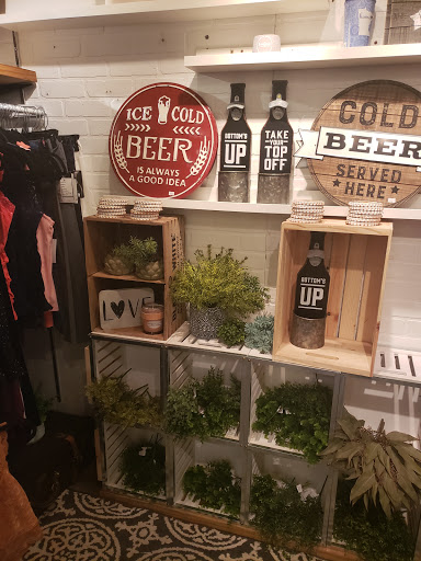 Clothing Store «The Stash», reviews and photos, 34 W Main St, Waconia, MN 55387, USA